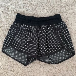 Lululemon Tracker shorts size 6